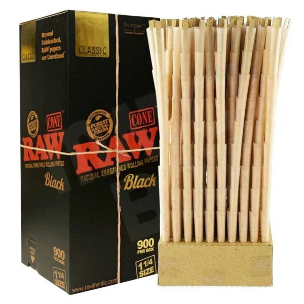 Raw Black Classic 900 Cones 1¼ Size (1 Box)